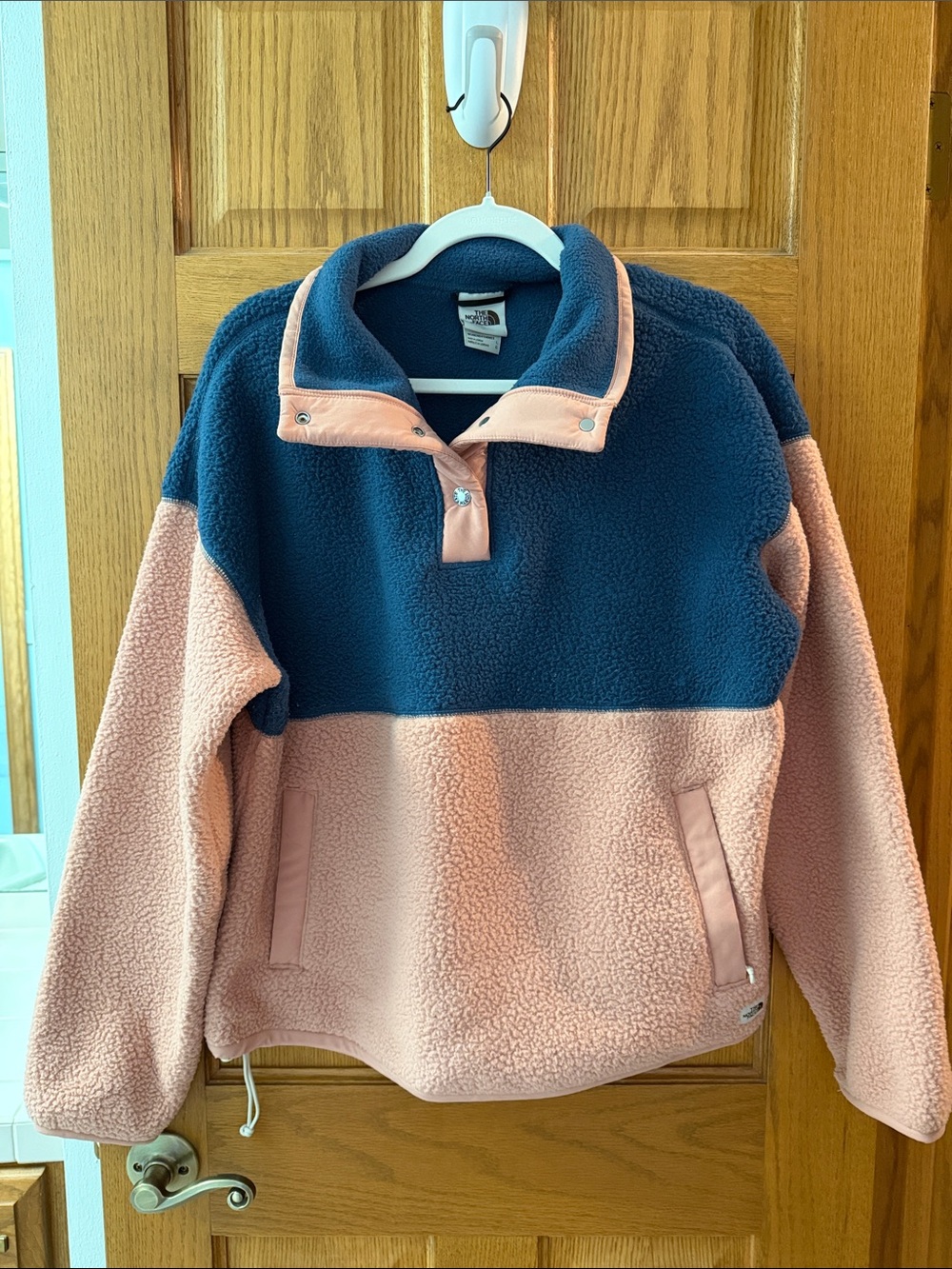 Women’s Large Northface Pink & Navy pullover
